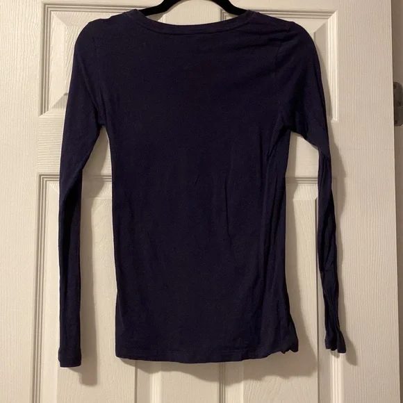 Basic Navy Tshirt - Picture 2 of 2